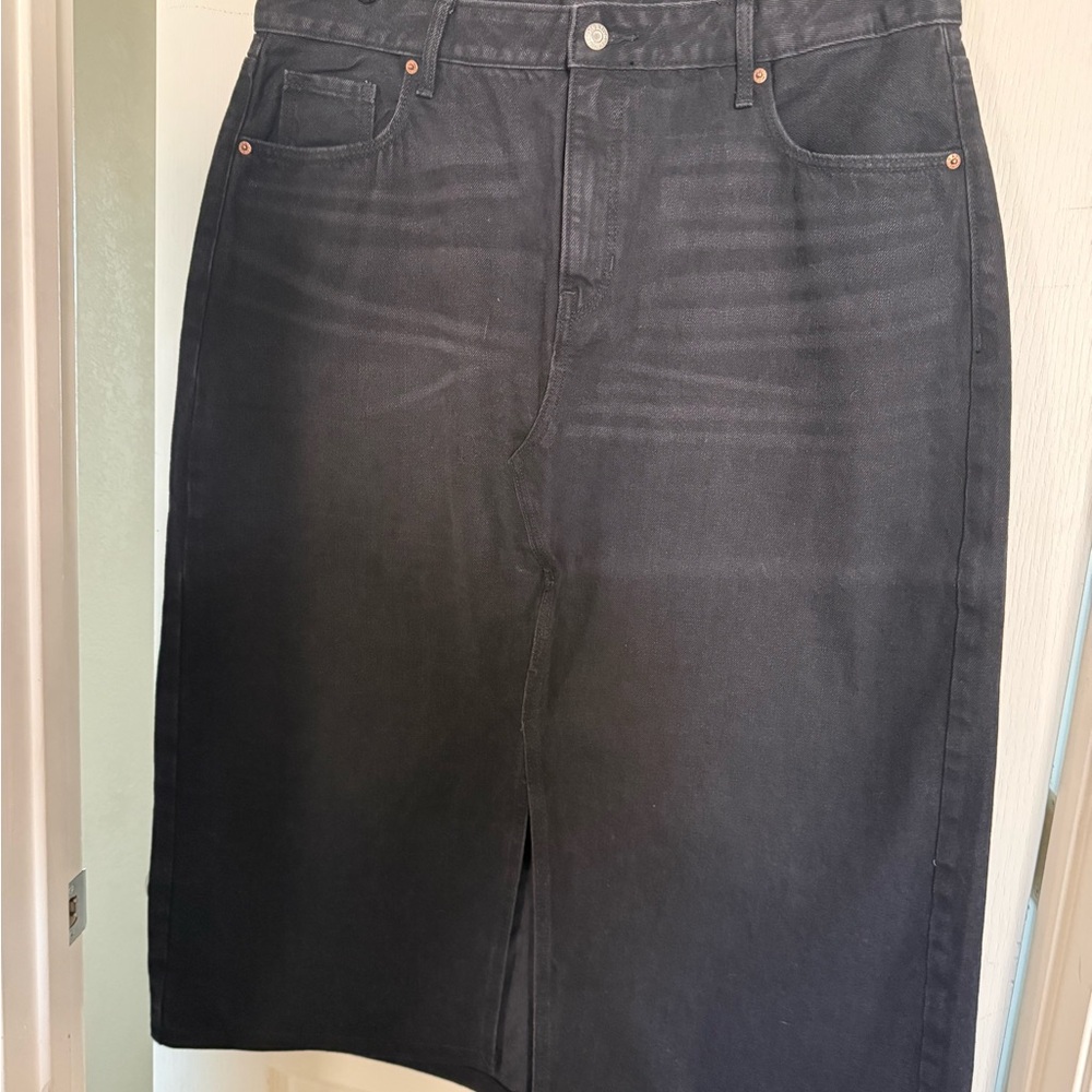 Old Navy Black Denim Midi Skirt with Center Front Slit size 18